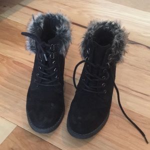 Lace up suede boots size 6.5